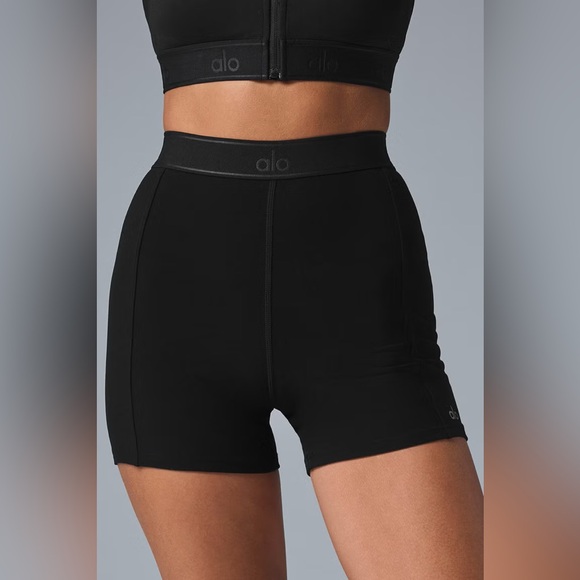 Alo Yoga 4” Alosoft Showcase Short in Black XXS - Picture 1 of 8
